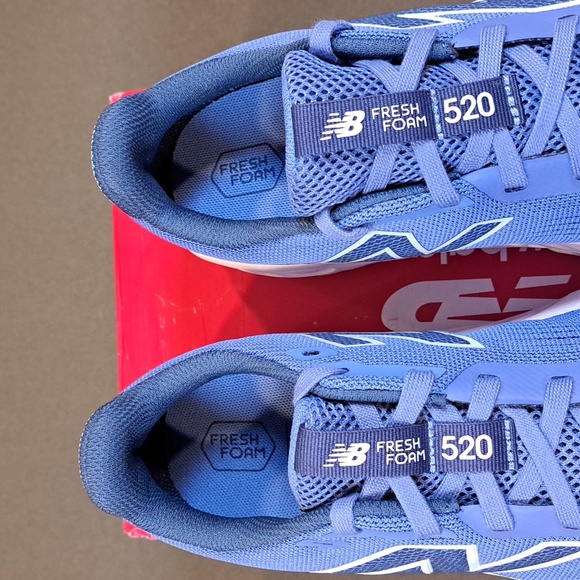 New Balance Fresh Foam 520 v9 Sneaker - Color: Blue / White - Size: Women 8.5 - Picture 3 of 9
